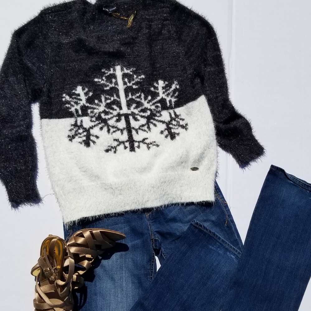 Black Revit Sweater